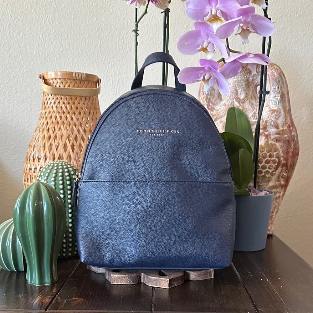 Tommy Hilfiger Classic Navy Blue Women's Backpack